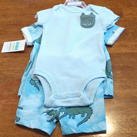 NWT Child of mine| 3 pieces|  Alligator baby bodysuit| shirt\shorts Sz 0-3 M - Picture 3 of 5